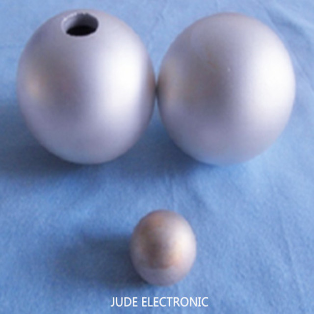 圧電セラミック球と半球要素